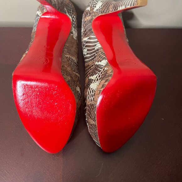 Christian Louboutin Peep-toe Pumps - Picture 6 of 8